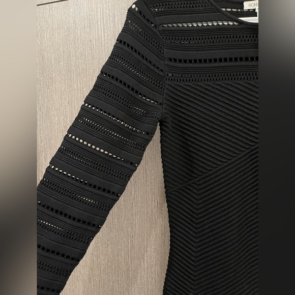 New Ronny Kobo knit maxi dress with chevron ribbed detail. Long sleeve. - Picture 3 of 6